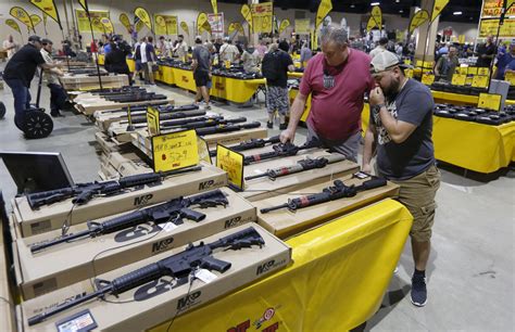 GUN SHOW IN FORT LAUDERDALE - languages
