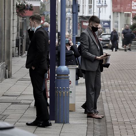 People in Town Photography 的图像结果