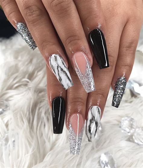 50+ Beautiful Black And White Nail Designs - The Glossychic