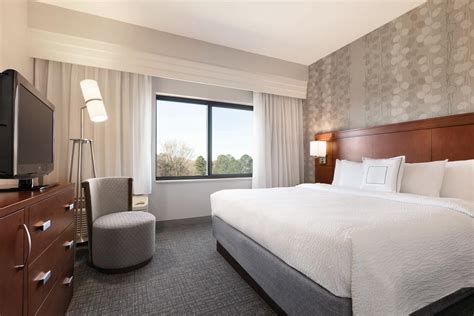 Courtyard Charlotte Airport North | Stress-Free Stays & Parking Near ...