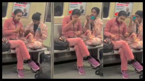 Delhi Metro Viral Video Girls Were Seen Doing Makeup In Train - Viral ...
