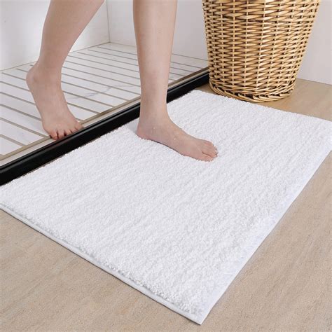 Amazon.com: Color&Geometry White Bathroom Rugs- Absorbent, Non Slip ...