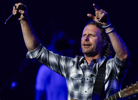 Dierks Bentley brings the heartland beat at the EMP Amphitheater ...