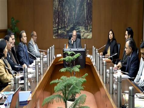 LG chairs law and order meeting to review preparedness of Delhi Police ...