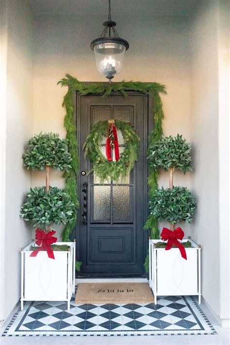 Red Christmas Door Decoration Ideas for Your Front Door