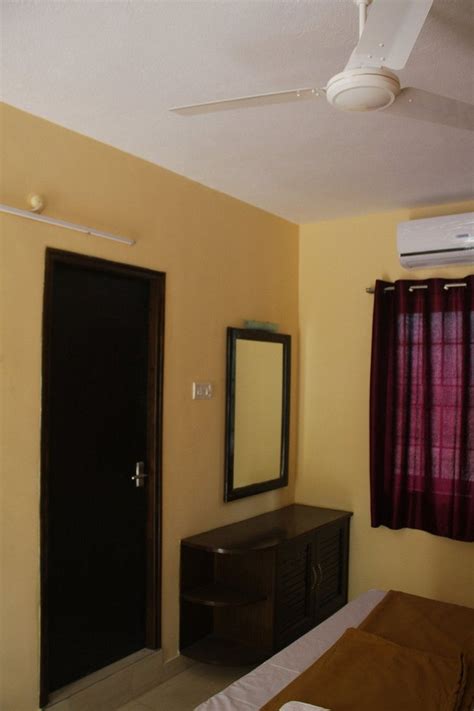 NARAYANA RESIDENCY (Alangudi) - Lodge Reviews & Photos - Tripadvisor