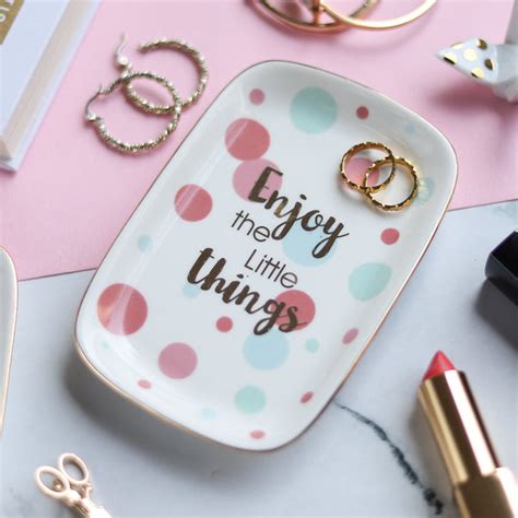 Home Décor - Rectangle Dish For Simple Décor |Nestasia