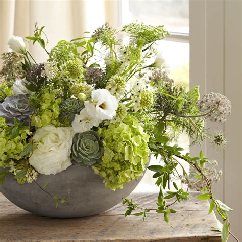 Green Flower Arrangements Make the Scene - Flower Magazine