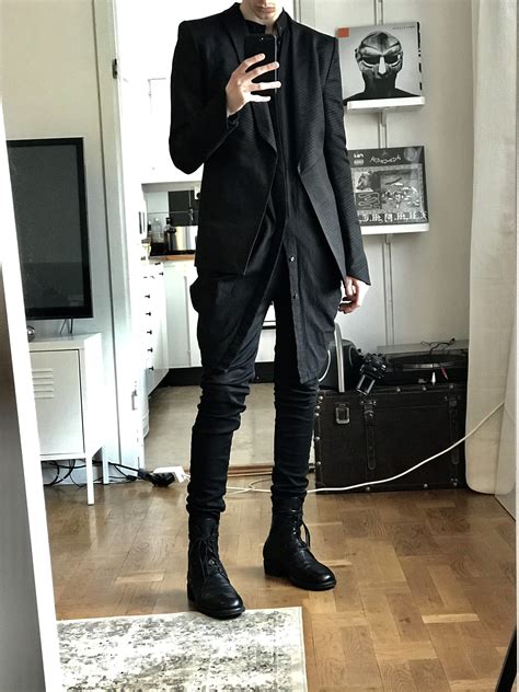 Pin by Troels Tofft on blandet | Gothic fashion men, Mens outfits, Mens ...