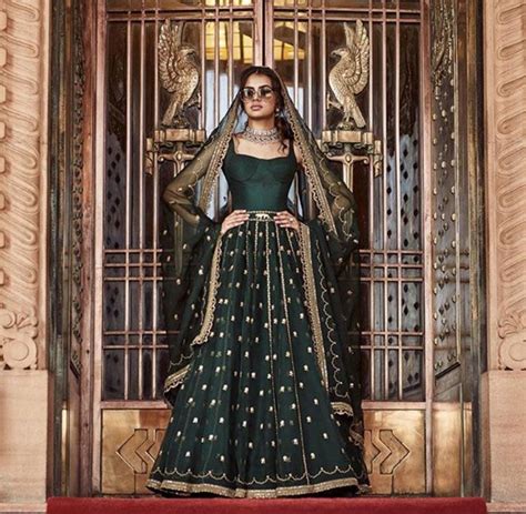 Pictures: Sabyasachi's Spring/Summer 2019 Collection - Priyanka Chopra ...