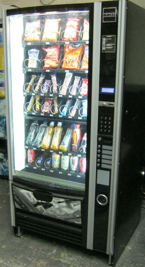 N&W Sfera Combination Vending Machine - CoreVend