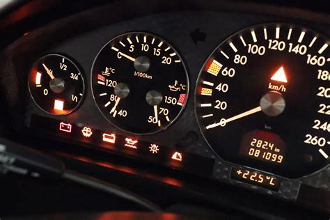 Remove Computer Module Mercedes R129 SL500 的图像结果