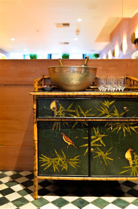 Interiors I love : Leo's Oyster Bar - STACIE FLINNER - Stacie Flinner