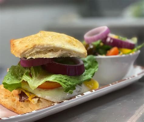 About Lazy Oak Bistreaux – LAZY OAK