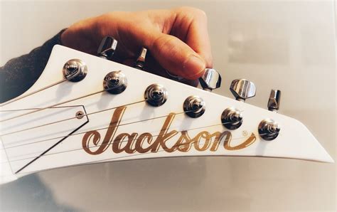 Tuning a Guitar Tutorial 的图像结果