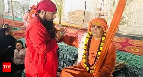Maha Kumbh: Pakistani priest brings ashes of 400 Hindus, Sikhs to India ...
