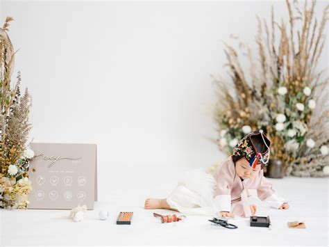 What is Doljabi? Korean 1st Birthday - Caroline Tran Photography