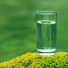 bicchieri d acqua il peso di un bicchiere d acqua bicchieri d acqua il peso di un bicchiere d acqua