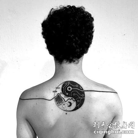 阴阳八卦符号黑色背部纹身图案(图片编号:184110)_纹身图片 - 刺青会