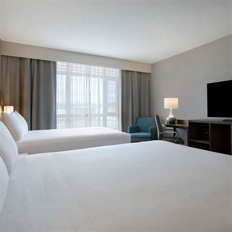 GREAT BLUE HERON HOTEL (Port Perry, Ontario) - Hotel Reviews, Photos ...