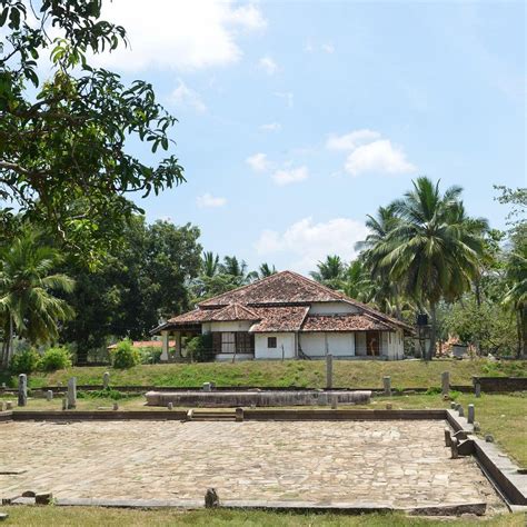 Lovamahapaya Brazen Palace, Anuradhapura - Tripadvisor