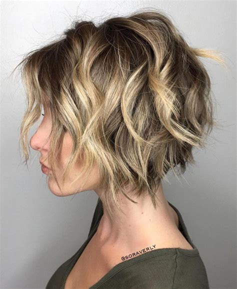 Short Wavy Choppy Bob | Messy bob hairstyles, Wavy bob hairstyles ...