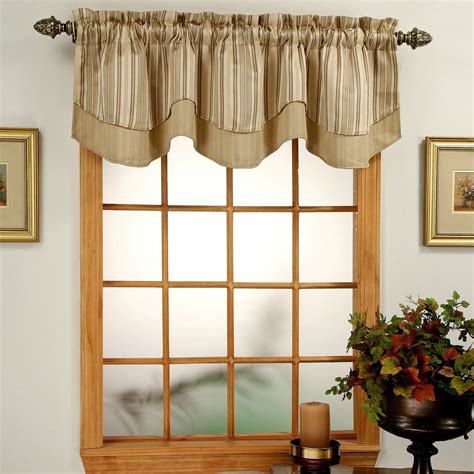 22 Delightful Window Valance Ideas Living Room - Home Decoration and Inspiration Ideas