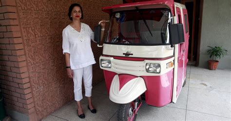 Program “Pink Rickshaw” Berdayakan Perempuan Pakistan dan Bantu ...