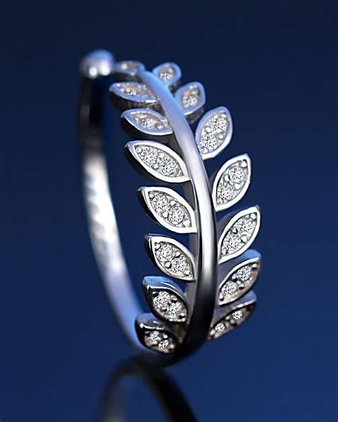 Everstylish Rings To Pamper All Your Bridesmaids With