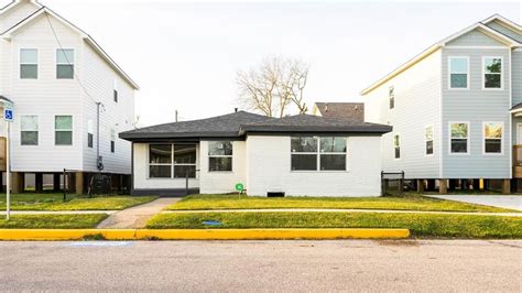 4024 Avenue North 1 2, Galveston, TX 77550 | Homes.com