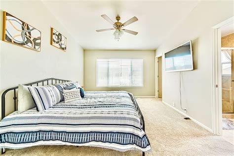 •Binder Mountain Stay• Games, Wine, & Hot tub - Houses for Rent in ...