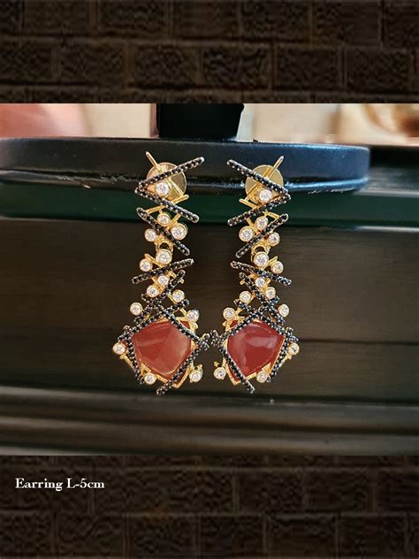Rust stone in nest type design with black AD stones – Odara Jewellery