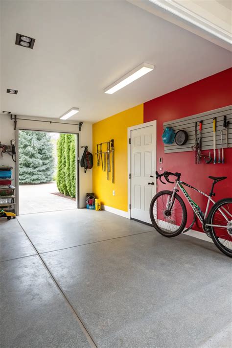 Modern Garage Wall Design Solutions - Light and Layer