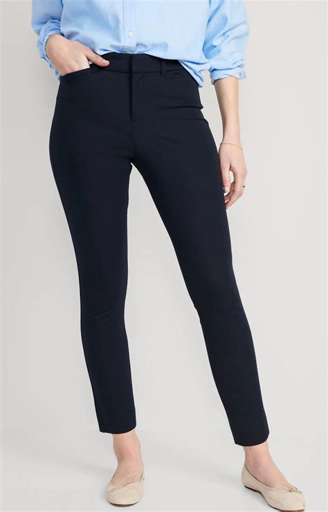 11 Best Wrinkle Free Pants for Travel: Casual to Dressy Picks