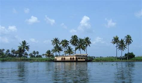 South India Is Nature’s Paradise And These Scenic Lakes Are The Perfect ...