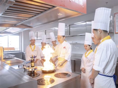 哪里有靠谱的学厨师短期培训班|厨师培训速成班_学厨师_陕西新东方烹饪学校