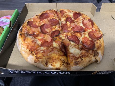 Roughly how many calories does this peperoni pizza have? (9 inch ...