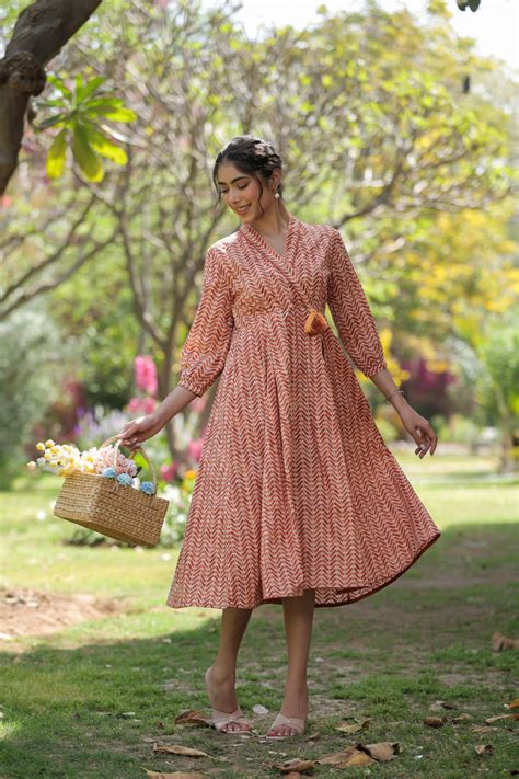 A Creative Indian Brand Fusing Tradition & Trends – Savi India