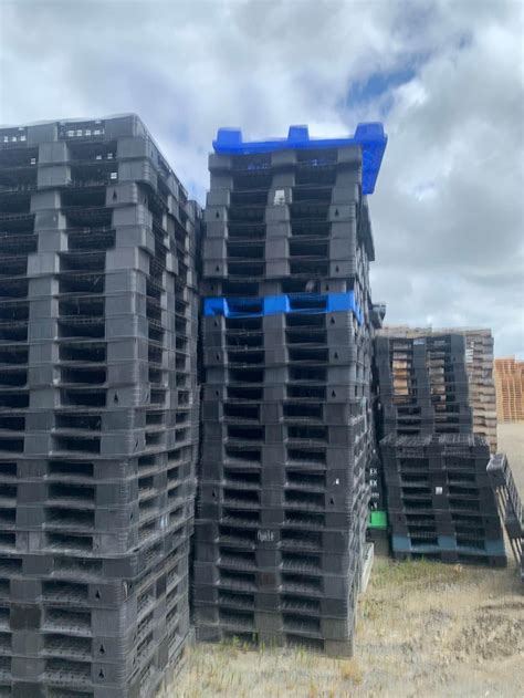 43x43 plastic pallets - Fencing - Eugene, Oregon | Facebook Marketplace