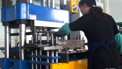 Injection Compression Molding Process 的图像结果