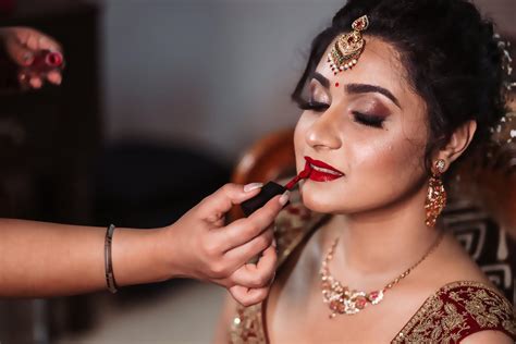 The Ultimate Bridal Makeup Kit Checklist for 2026