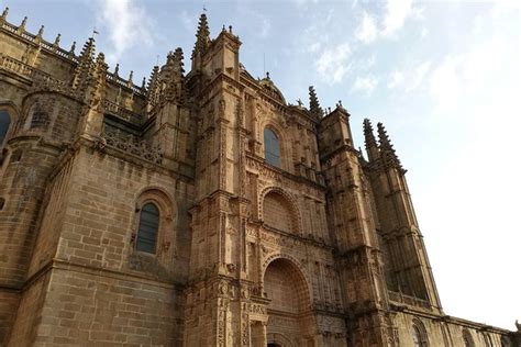2024 (Plasencia) Guided tour of Plasencia provided by Valleaventura