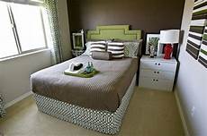 Ways To Arrange A Small Bedroom by How To Arrange Furniture In A Small Bedroom Ways To Arrange A Small Bedroom