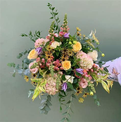 Autumnal bouquet - Kensington Flowers