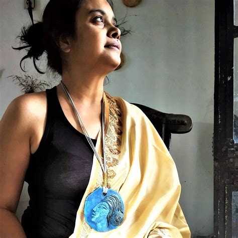 Round Lady Neck Piece – aranya earthcraft