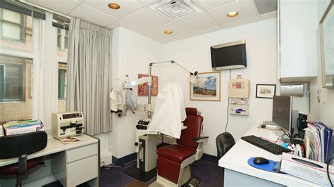 111 N Wabash Ave, Chicago, IL 60602 - Garland Building | LoopNet