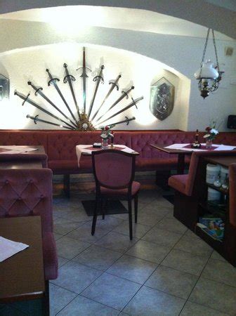 ZUM GOLDENEN LOEWEN (Merseburg) - Guesthouse Reviews, Photos, Rate ...