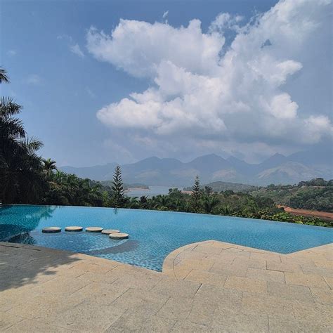 ARAYAL LUXURY RESORT (Padinjarathara) - Resort Reviews, Photos, Rate ...