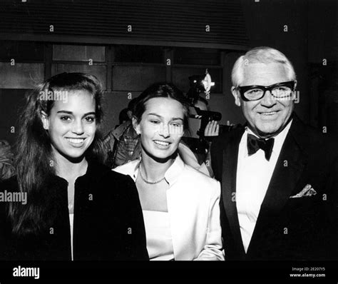 Cary Grant With Wife Barbara Harris And Daughter Jennifer Grant 10/1981 ...