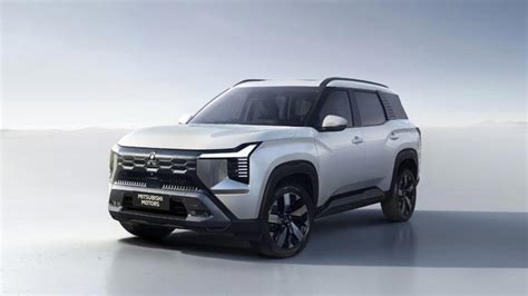 Mitsubishi Destinator Is A 7 Seater SUV At 5 Seater Compact SUV Prices